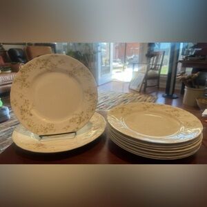 8 VTG Johnson Br Prince Royal Semi-Porcelain 9” Plates/Red Roses /1 Platter